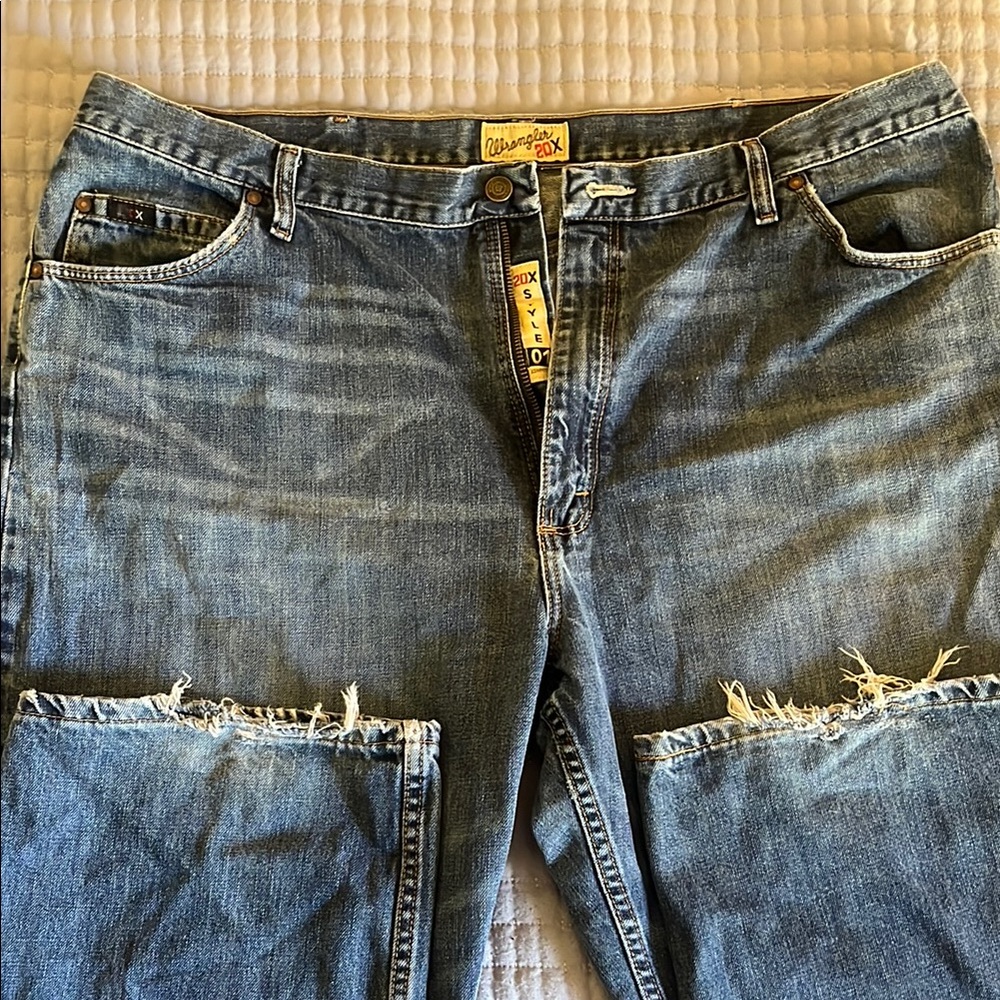 Wrangler 20x Competition 01 Blue Relaxed Fit Jeans with Classic Denim Style